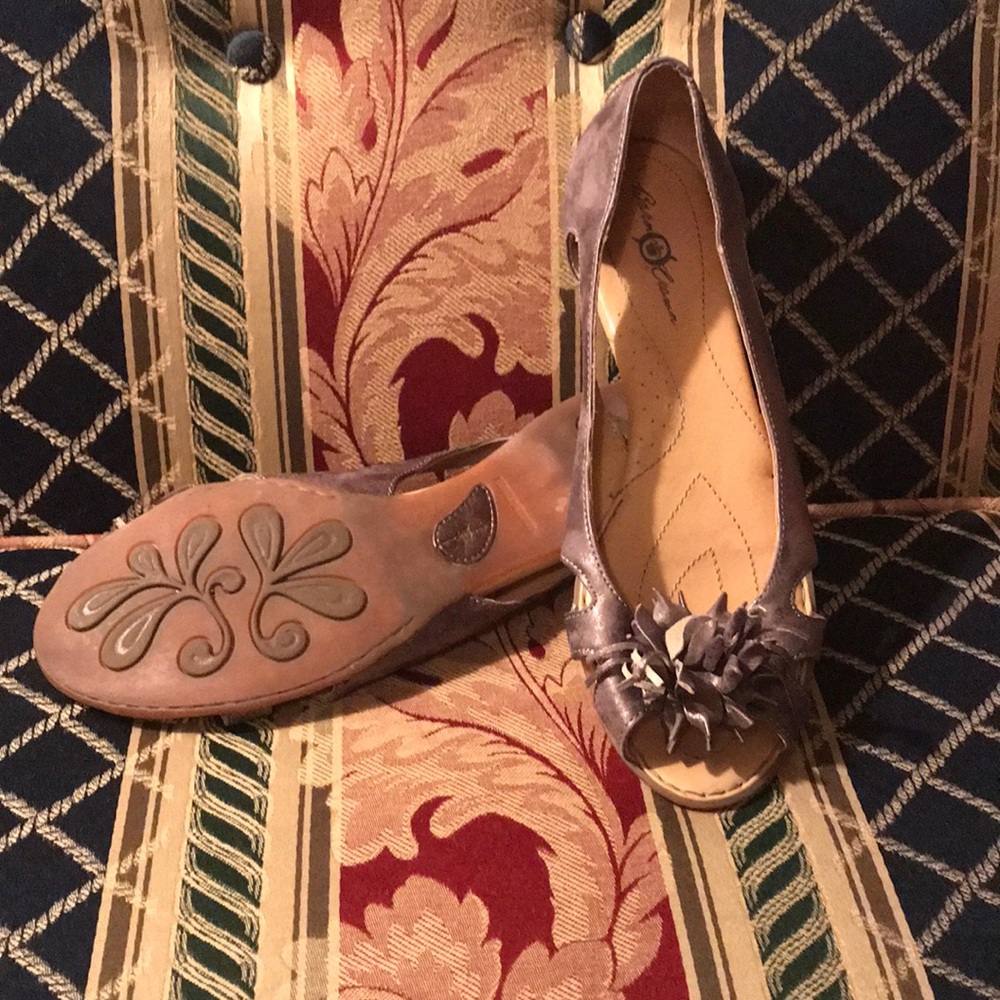 🥿 Bronze Fringe Flats 🥿